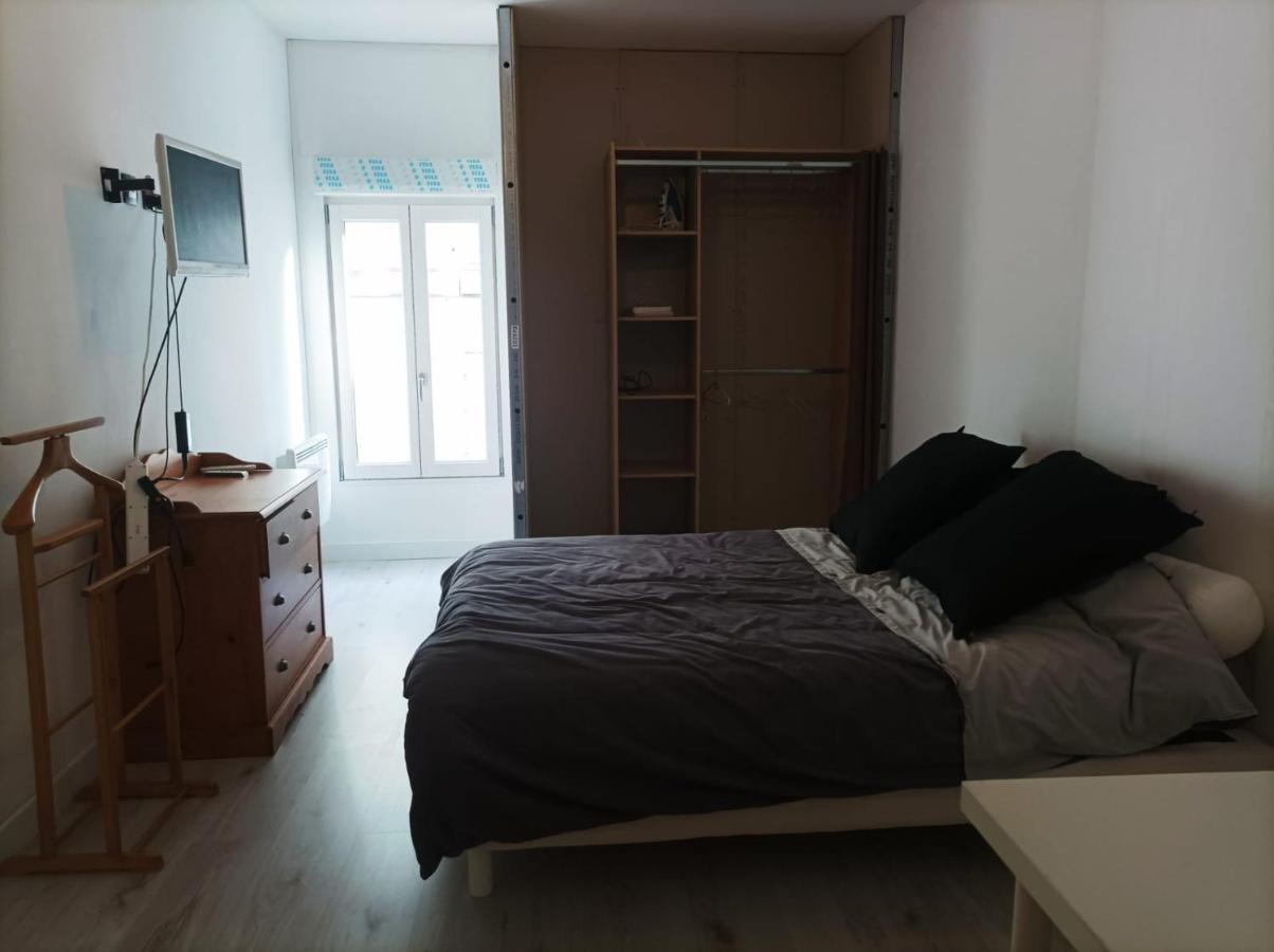 Agreable Maison De Ville Tout Confort Loudun Buitenkant foto